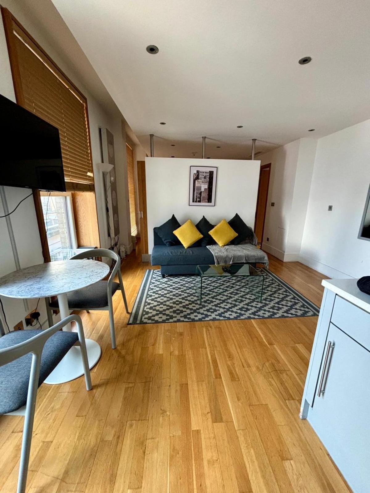 1 Bedroom In Piccadilly Circus St James Cov1 Лондон Екстер'єр фото