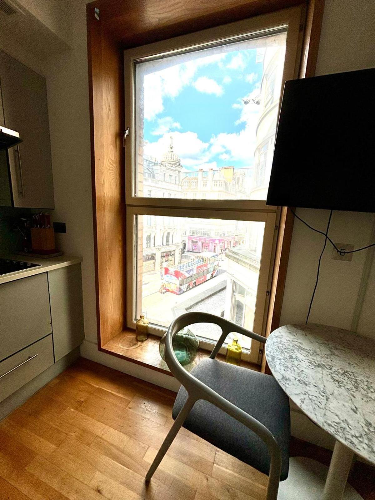1 Bedroom In Piccadilly Circus St James Cov1 Лондон Екстер'єр фото